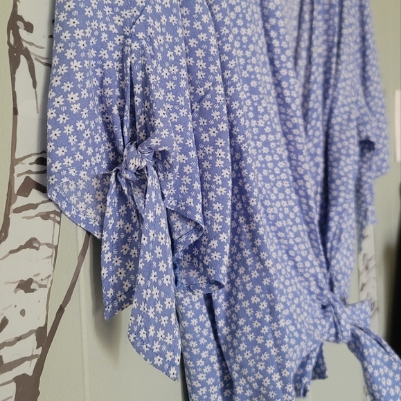 GAP Blue Floral Wrap Blouse - Picture 3 of 6